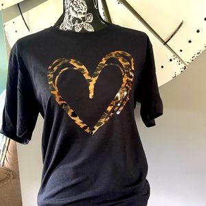 ♥️leopard t-shirt♥️